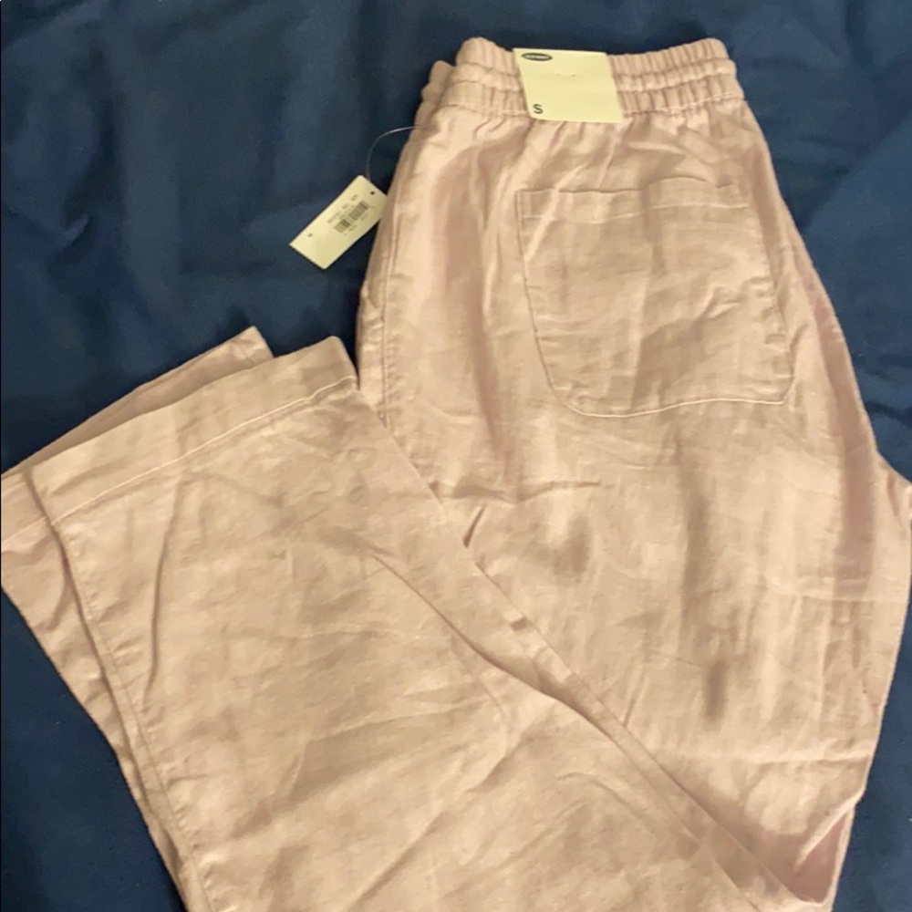 Lilac pants / capris.